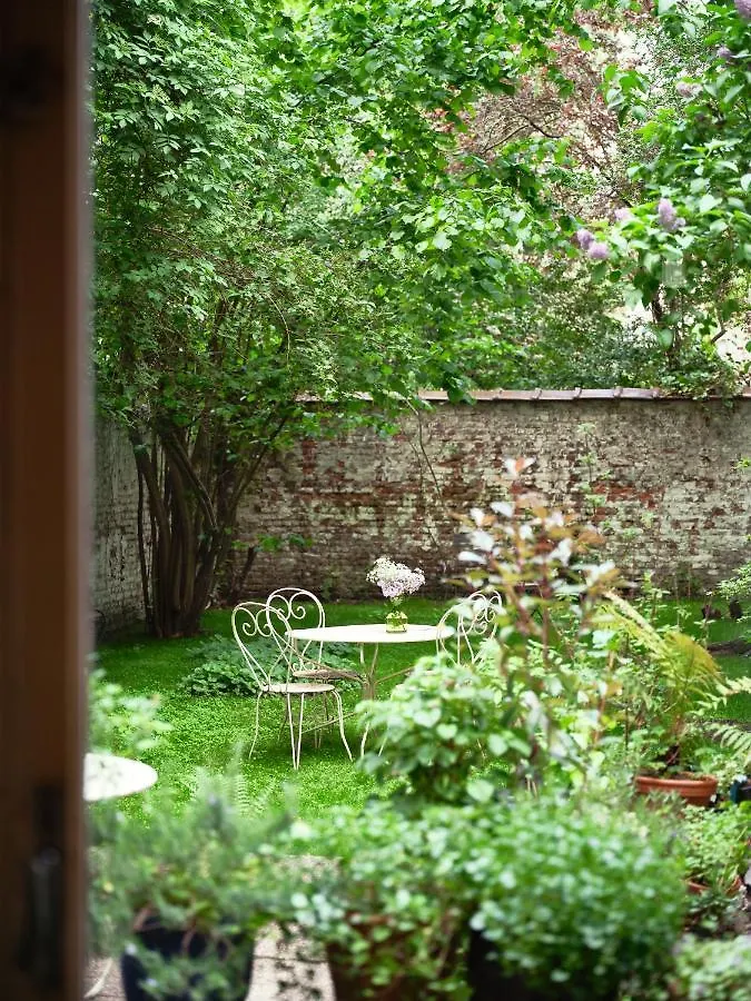 Charming And Spacious House With Leafy Private Garden Close To Historical Center Of Brussels Apartment