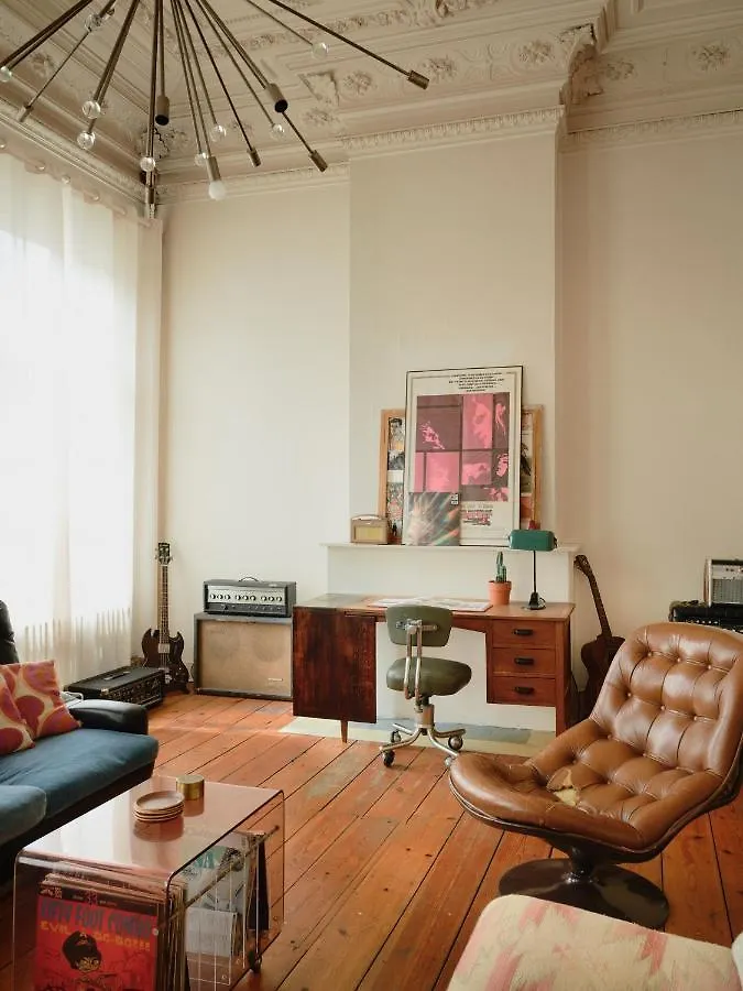 Charming And Spacious House With Leafy Private Garden Close To Historical Center Of Brussels